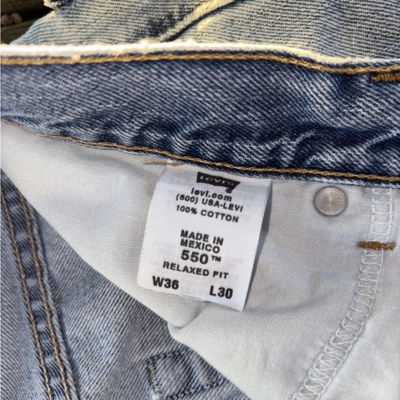 Classic Levi’s Mens light wash blue jeans. Size 36/30 excellent fit. preloved! - Picture 5 of 9